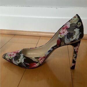 BRAND NEW Jessica Simpson Floral Print Women's Heels